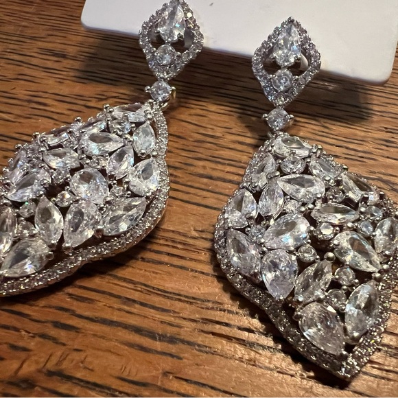 Cate d’ Argent Zirconia Earrings - Picture 2 of 4